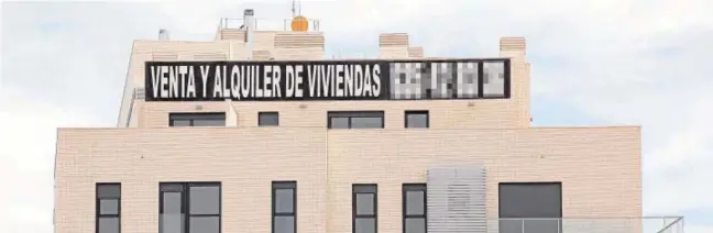  ?? ABC ?? Bloque de viviendas en alquiler localizado en Valladolid, una de las provincias a las que empieza a afectar ahora el repunte de los precios