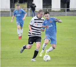  ??  ?? Keenly contested Glens gave Talbot a real run for their money in the WoSFL