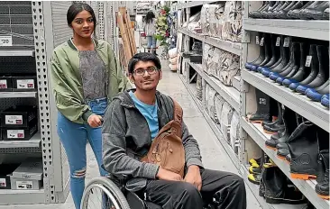  ??  ?? Imtiaz Aziz was kicked out of a store because his wheelchair was ‘‘too big’’.