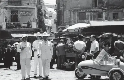  ?? LaPresse ?? Dagli Anni 50 a oggi Una vista del mercato della Vucciria nella Palermo del 1950