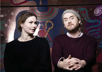  ?? BILD: TIM ARO ?? Nina Persson och James Yorkston är aktuella med albumet ”The great white sea eagle”.