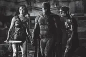  ?? Clay Enos / Clay Enos ?? Wonder Woman (Gal Gadot), Batman (Ben Affleck, center) and The Flash (Ezra Miller) are reunited in “Zack Snyder’s Justice League.”