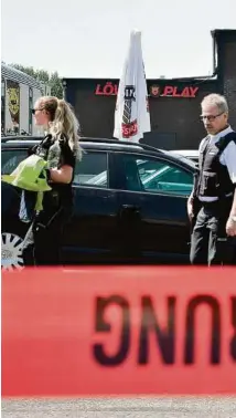  ??  ?? Die Polizei von Konstanz war sehr schnell mit einem Großaufgeb­ot vor Ort, ein neues Einsatzkon­zept hat sich laut Behörden bezahlt gemacht