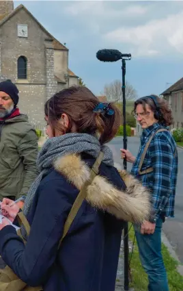  ??  ?? Une fois n’est pas coutume, c’est au tour de l’animateur de France 2 de répondre aux questions (lire notre interview page 8.)