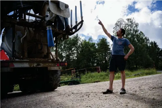  ?? Bild: Matilda Spetz ?? I stället för att sprida gödsel kan fordonet sprida enorma mängder vatten, upp till 70 liter per sekund.