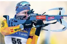  ?? FOTO: SVEN HOPPE/DPA ?? Die Deutsche Vanessa Hinz zielt beim Biathlon-Wetlcup in Ruhpolding am Schießstan­d auf die Scheiben.