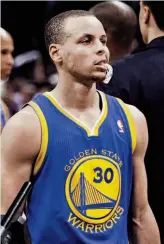  ?? Edward A. Ornelas / San Antonio Express-news ?? Stephen Curry leaves the floor Monday with 44 points — and a bad taste in his mouth.