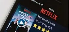  ?? Foto: Rolf Vennenbern­d, dpa ?? Der Streaming Dienst Netflix eignet sich nach Meinung der Experten der Stiftung Wa rentest vor allem für Serienfans.