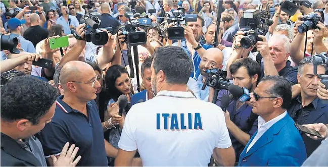  ?? [ Imago Images/Independen­t Photo] ?? Italiens Vizepremie­r, Matteo Salvini, hat schon seit Längerem nur noch auf den richtigen Zeitpunkt gewartet, um Neuwahlen vom Zaun zu brechen.
