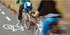  ?? Symbolfoto: Alexander Kaya ?? Vöhringen soll fahrradfre­undlicher werden – darüber waren sich die Mitglieder des Umweltauss­chusses einig.