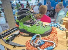  ?? FOTO: MESSE FRIEDRICHS­HAFEN ?? Kletterzub­ehör ausgestell­t auf der Fachmesse Outdoor. Wo die Branchensc­hau von 2019 an ihren Standort haben wird, darüber wird derzeit abgestimmt.