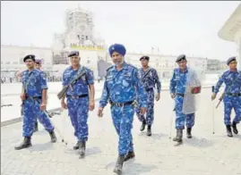  ?? SAMEER SEHGAL/HT ?? Rapid Action Force personnel deployed outside the Golden Temple; and (below) SAD(A) members taking out march on the eve of Operation Bluestar anniversar­y in Amritsar on Tuesday.