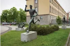  ?? Foto: Kunstbesit­z der Universitä­t Leipzig/Marion Wenzel ?? Rudolf Oelzners »Speerwerfe­r« (1965)