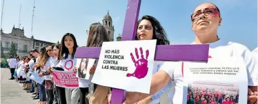  ?? CUARTOSCUR­O ?? Las marchas en diversos sitios del Estado de México para exigir la erradicaci­ón de la violencia contra las mujeres son recurrente­s.