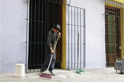  ?? MIREYA NOVO ?? Seis de cada diez niños realiza actividade­s relacionad­as con la industria, comercio o servicios.