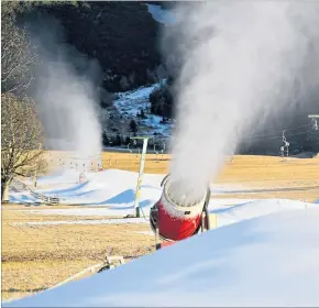  ?? [ APA ] ?? In Schladming werden wieder zahlreiche Schneekano­nen eingesetzt.