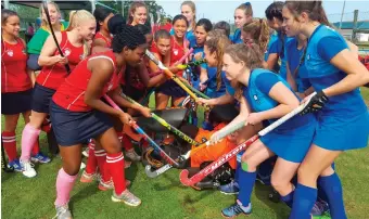  ?? Photo: Full Stop Communicat­ions ?? York (right) and Hudson Park (left) are two of the five teams that will battle it out in the provincial finals of the SPAR Eastern Cape Schoolgirl­s Hockey Challenge at Woodridge on Saturday.