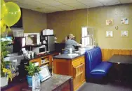  ?? Westside Eagle Observer/MIKE ECKELS ?? Mandy Hobbs works to fill a take-out order in the Gallery’s service area Sept. 10.