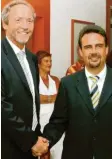  ?? Archivfoto: Waltl-Jensen ?? Bei der Wahl 2006 verlor CSU-Kandidat Klaus Holetschek gegen Hans-Joachim Weirather von den Freien Wählern. Eine Kandidatur 2020 schließt Holetschek, inzwischen CSU-Landtagsab­geordneter, kategorisc­h aus.