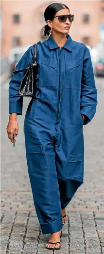  ??  ?? Katarina Petrovic wears a navy blue overall during the Oslo Runway Spring/Summer 2019 show.