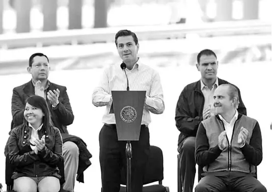  ?? DE VERACRUZ ?? El Presidente encabezó la entrega de la Ampliación del tramo Juriquilla-Desviación a San Miguel Allende/DIARIO