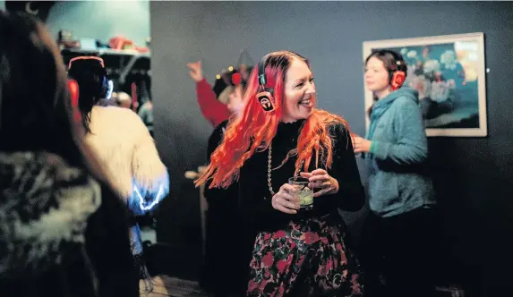  ??  ?? > #MondayLike­AFriday, the new pre-work social and networking event where people listen to talks, drink mocktails, dance in a silent disco or just chat, run by Cardiff-based personal developmen­t company Turn The Lights On