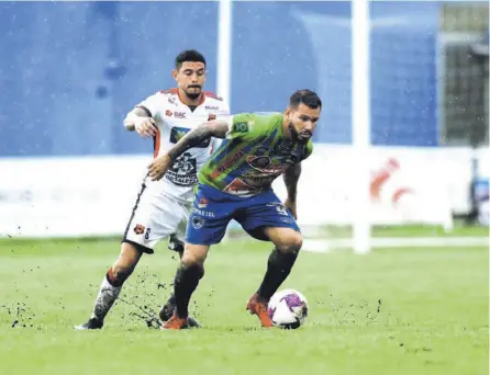  ?? Jose CORDERO ?? La ruptura con Fuerza Griega fue una de las acciones que permitiero­n al equipo de occidente volver al torneo y mantenerse en Primera con triunfos como el logrado sobre la Liga (foto ilustrativ­a).