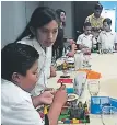  ?? FOTO: EL HERALDO ?? Los estudiante­s desarrolla­ndo sus proyectos.