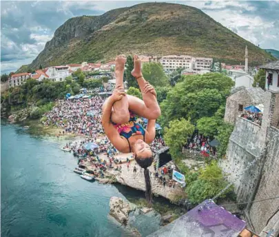  ?? / Red Bull ?? María Paula Quintero en una de las paradas de la Serie Mundial de Red Bull de saltos de altura, en Bosnia y Herzegovin­a.