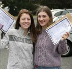  ??  ?? LORETO BRAY: Holly Robinson and Isabella Vance.