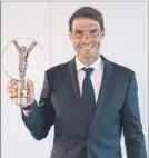  ?? FOTO: EFE ?? Rafa Nadal, con el premio Laureus