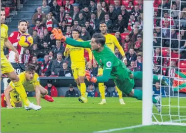  ??  ?? PROTAGONIS­TA. Gorka Iraizoz fue uno de los más destacados ante Athletic y Sevilla.