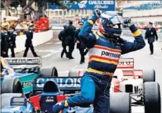  ??  ?? VICTORIA. Olivier Panis tras ganar el GP de Mónaco de 1996.