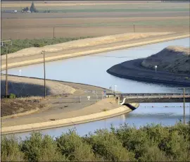  ?? THE ASSOCIATED PRESS ?? In California’s Westland Water District of the Central Valley, canals carry water to Southern California. The Trump administra­tion said it will look at ramping up water deliveries to farmers from California’s massive and environmen­tally sensitive...