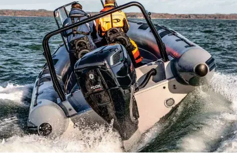  ??  ?? ABOVE The
V8 was initially developed for the British Ministry of Defence, with a brief for better fuel efficiency, range and torque.
LEFT The diesel outboard delivers heaps of torque.