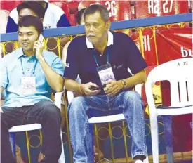  ?? (SUN.STAR FILE) ?? WORST IN 74. Cesafi deputy commission­er Danny Duran (right) says the worst free-for-all between UV and SWU happened during the 1974 CAAA Finals.