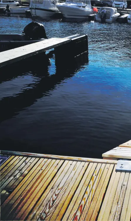  ??  ?? BÅTHAVNENS AIRBNB: På Fevik i Grimstad driver Gunnar Christense­n fra Arendal en båthavnens Airbnb. For 230 kroner