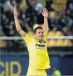  ??  ?? DISCURSO. Bacca sigue manifestan­do su deseo seguir en Vila–real.