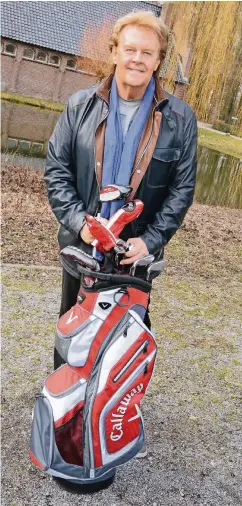  ??  ?? Der 71-Jährige war in seiner Jugend Kugelstoße­r, mittlerwei­le spielt er Golf – „ein Sport, wo niemand weiß, was du tust“.