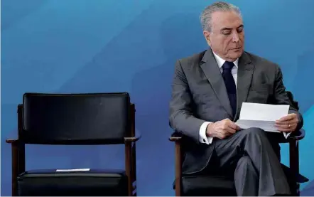  ?? Ueslei Marcelino - 12.abr.2017/Reuters ?? O presidente Michel Temer, durante evento no Palácio do Planalto; versão sobre reunião em 2010 é contestada por Cunha