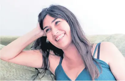  ?? Gentileza Sara Llopis ?? “Siempre que me pongo cursi me pregunto dónde estaré siendo cruel”, dice Blasco.