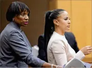  ?? JENNA.EASON@COXINC.COM JENNA EASON / ?? Delicia Cordon (right) and her lawyer, Tanya Mitchell Graham, have reached an agreement on attempts by NFL running back LeSeanMcCo­y to have Mitchell, his exgirlfrie­nd, evicted fromhis home in Milton.