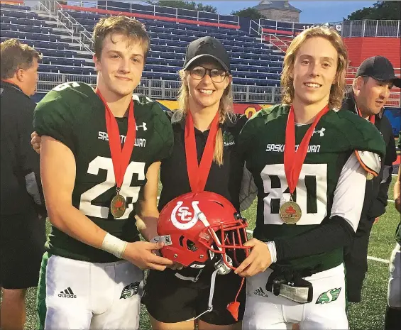  ?? SUBMITTED PHOTO ?? Swift Current’s Ethan Kurtz, athletic therapist Kristie Mueller, and Rhett Vavra (L-R) won a national title at the Canada Cup in Kingston, ON.