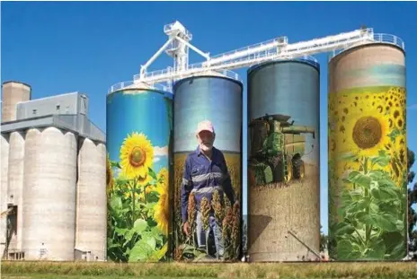  ?? Photo: Contribute­d ?? POSSIBLE LOOK: An artist’s mock-up of what the Graincorp silos at Clifton could look like in the future.