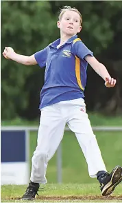  ?? Page 60 WARRAGUL AND DROUIN GAZETTE October 27 2020 ?? Bill DeAraugo bowls for Ellinbank in the first round of the new Monday night fixture for under 14 cricketers.