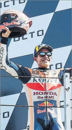  ??  ?? Marc Márquez (MotoGP), Lewis Hamilton (F1) y Scott Dixon (IndyCar). Los ganadores de tres de las grandes competicio­nes del Motorsport puede convertirs­e en pentacampe­ones respectiva­mente