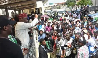  ?? ?? %ayo /azal, ( nd l), deputy governor, Oyo State, addressing National Associatio­n oi Nigerian Students (NANS), Oyo State Chapter during their visit to the Governor’s office to mark internatio­nal Student’s 'ay in ,Eadan on :ednesday