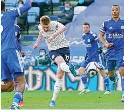  ?? | REUTERS ?? MANCHESTER City’s Kevin De Bruyne shoots at goal against Leicester.