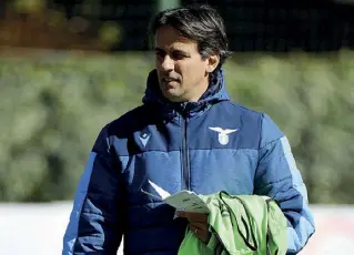  ??  ?? Scalpitant­e Il tecnico della Lazio Simone Inzaghi, 44 anni, in panchina da aprile 2016