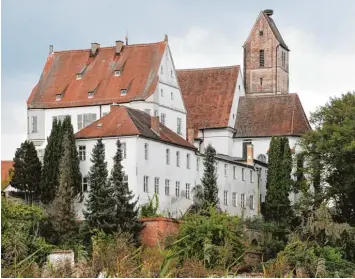  ?? Foto: Andreas Lode ?? Das Gablinger Schloss hat einen neuen Eigentümer, über dessen Bauantrag jetzt im Gemeindera­t beraten wurde. Unter anderem sollen darin mehrere Wohnungen entstehen.